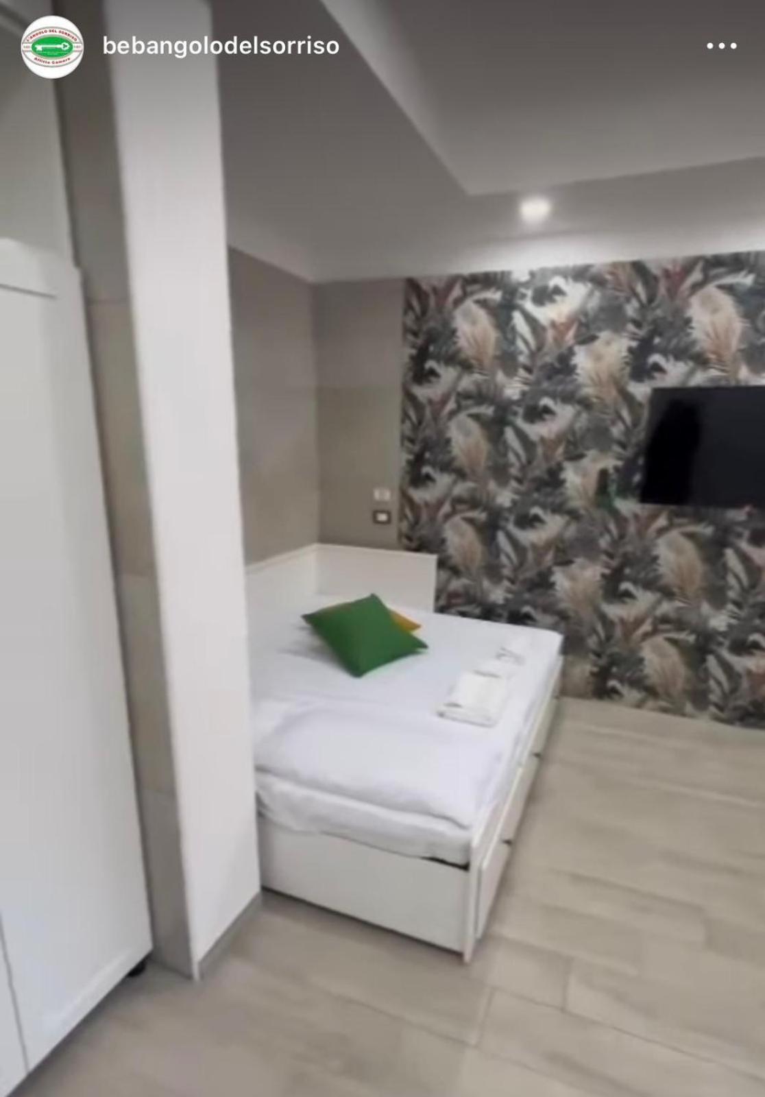 L'Angolo Del Sorriso Napoli Ngoại thất bức ảnh