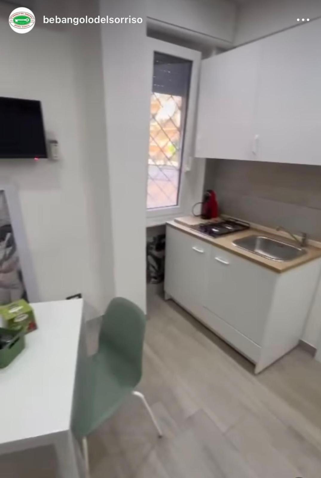 L'Angolo Del Sorriso Napoli Ngoại thất bức ảnh